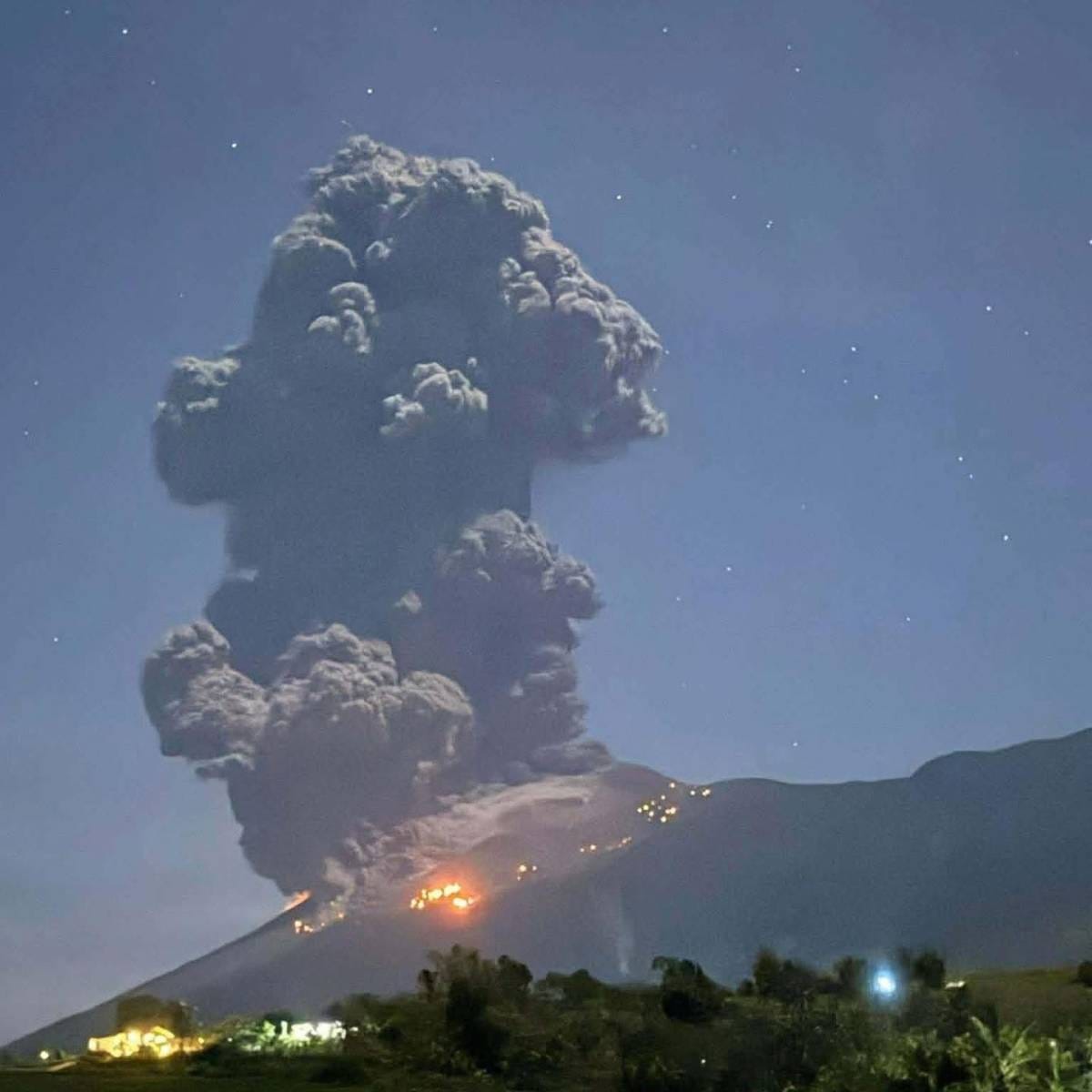 Kanlaon Volcano Erupts Again — Ashfall Blankets 121 Barangays Across Negros, Classes Suspended