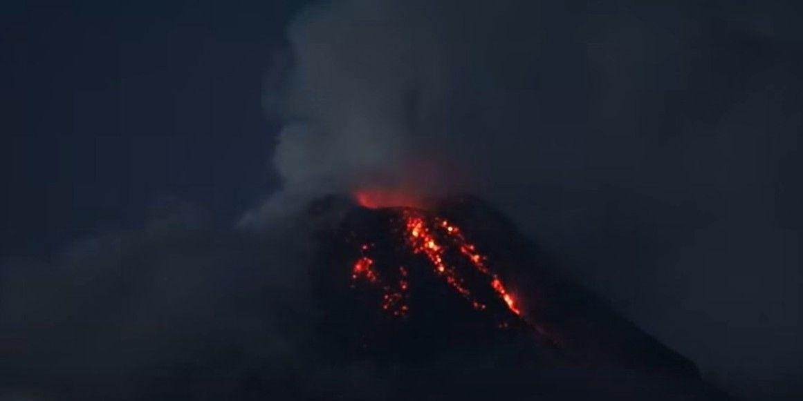 Mayon Volcano Is Spewing Lava-Collapse PDCs Right Now — Alert Level 3 Still Up, Lava Flows Reaching Almost 4 Kilometers