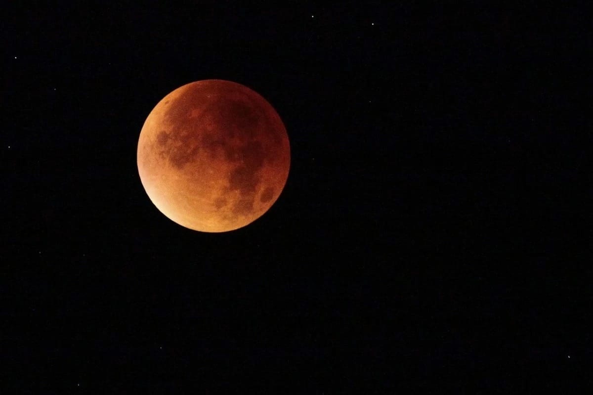 Blood Moon Tonight! Total Lunar Eclipse Visible Across the Philippines — Here's What Time to Watch