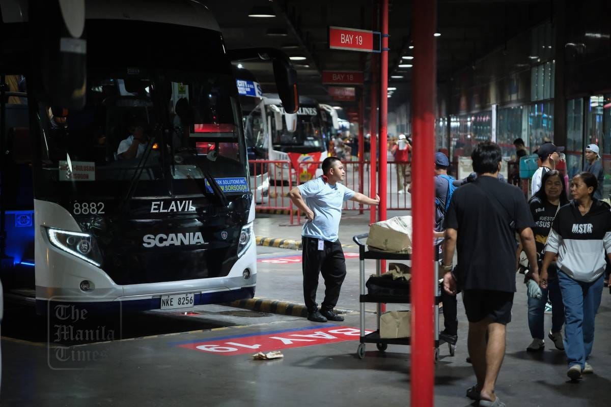 No Fare Freestyle: DOTr Warns Bus Firms Against Unapproved Hikes