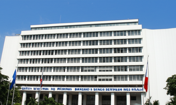 Filipinos Are Paying Off Debt While the Government Borrows Like Crazy — IIF Data Shows a Growing Disconnect