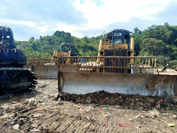 Garbage Mountain Collapses in Rodriguez, Rizal — 3 Bulldozer Operators Buried, Rescued Alive