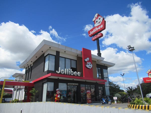 Jollibee Might Take Highlands Coffee Public in Vietnam — From 56 Stores to Nearly 1,000